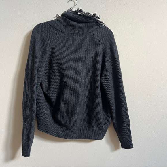 27 Miles Malibu Warner Grey Neck Fringe Long Sleeve Sweater Small - Picture 4 of 5